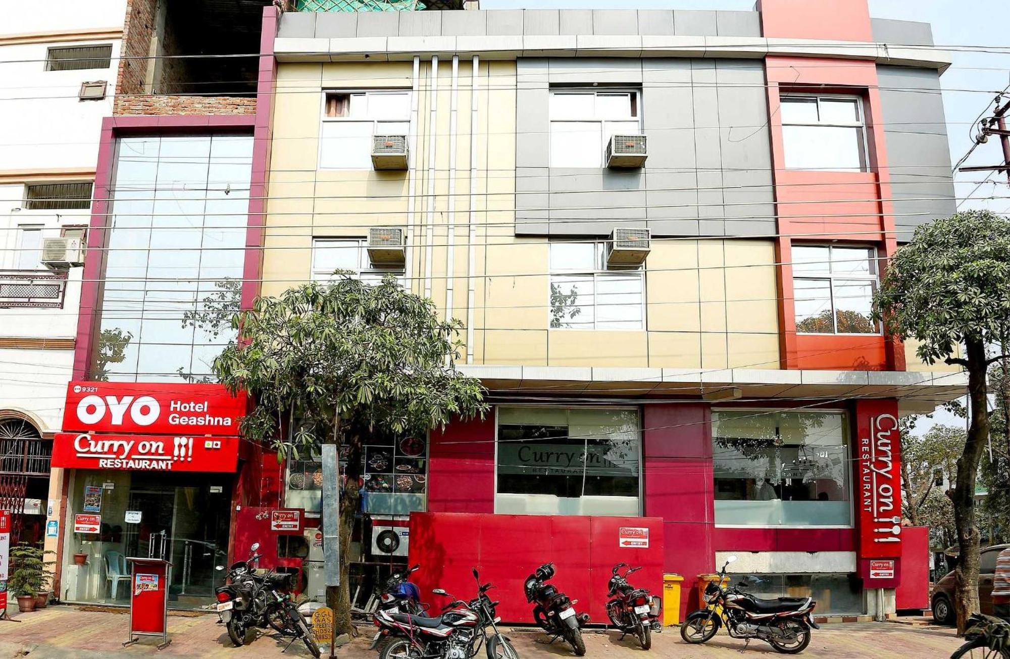 Oyo Flagship Hotel Krishna Chinhat Buitenkant foto