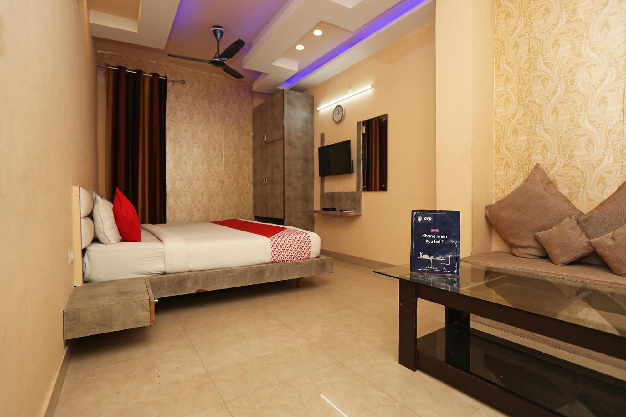 Oyo Flagship Hotel Krishna Chinhat Buitenkant foto